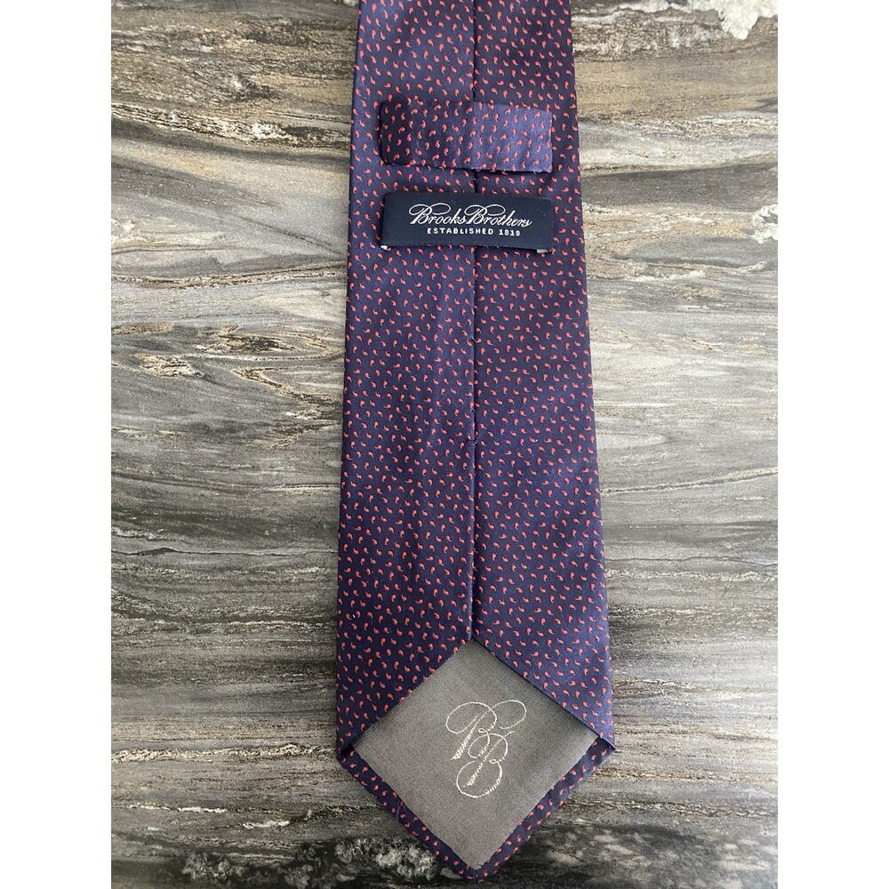 Brooks Brothers 100% Silk Tie Navy and Red Patterned - Picture 4 of 4